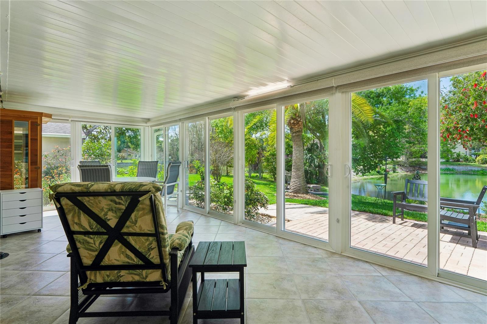 GLASS ENCLOSED LANAI