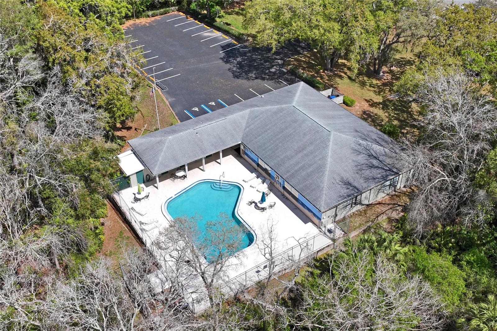 COMMUNITY CLUBHOUSE & POOL