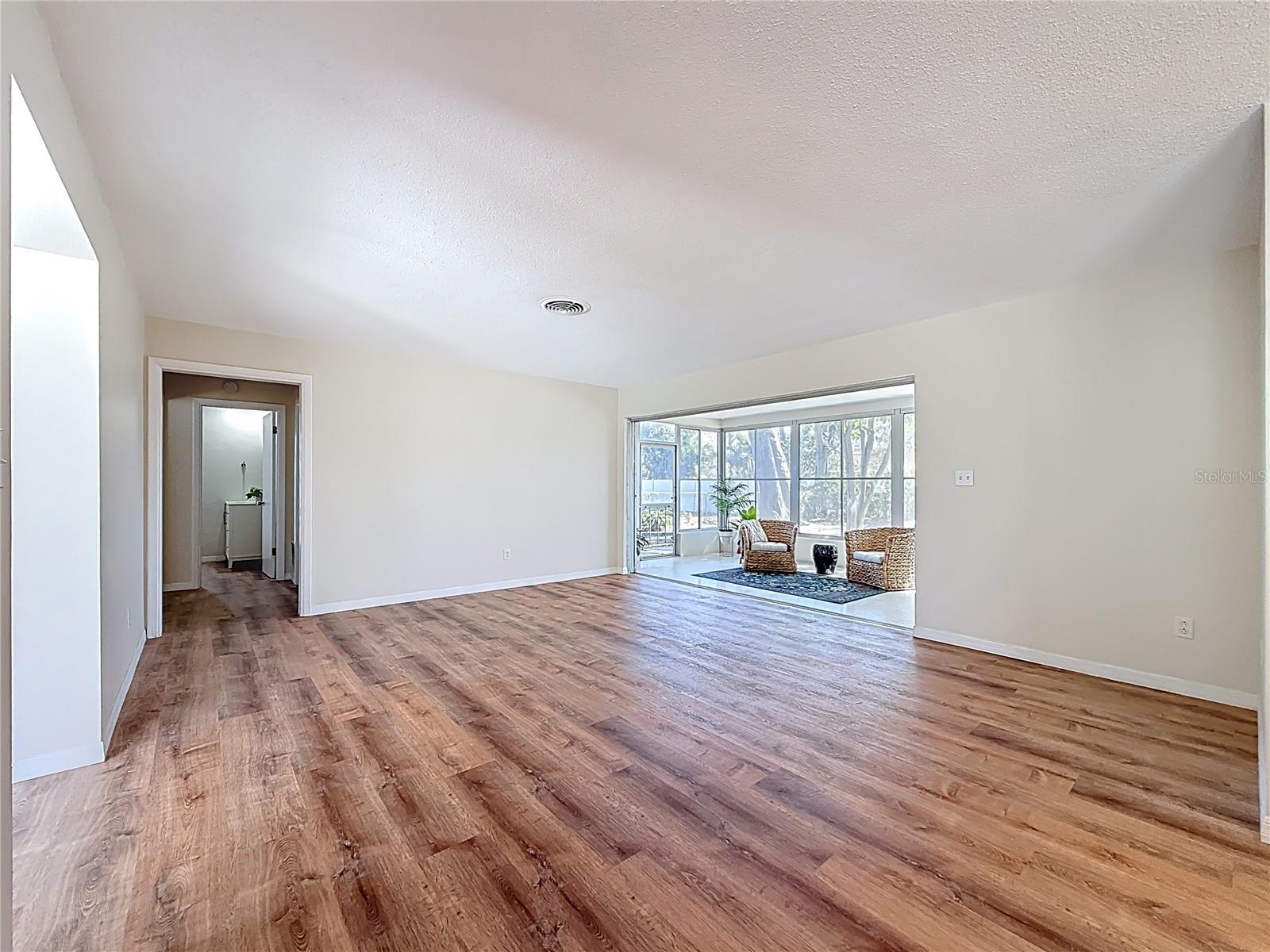 Spacious living room