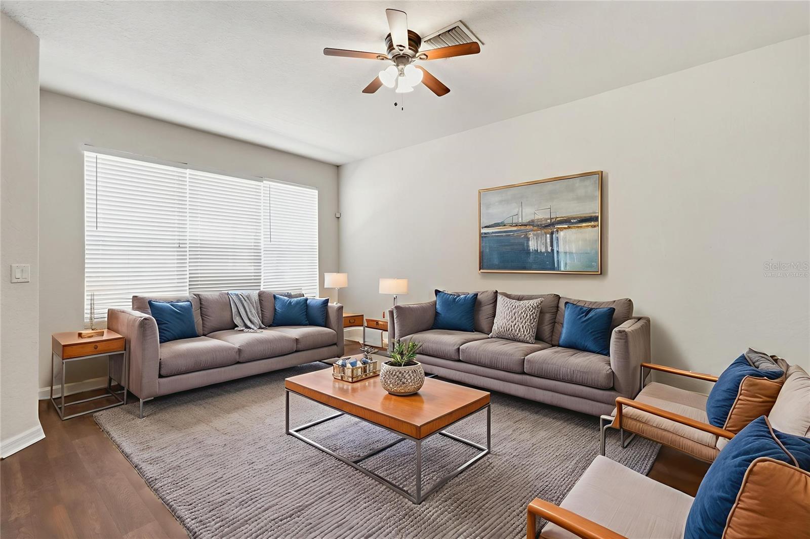 This photo has been Virtually Staged.