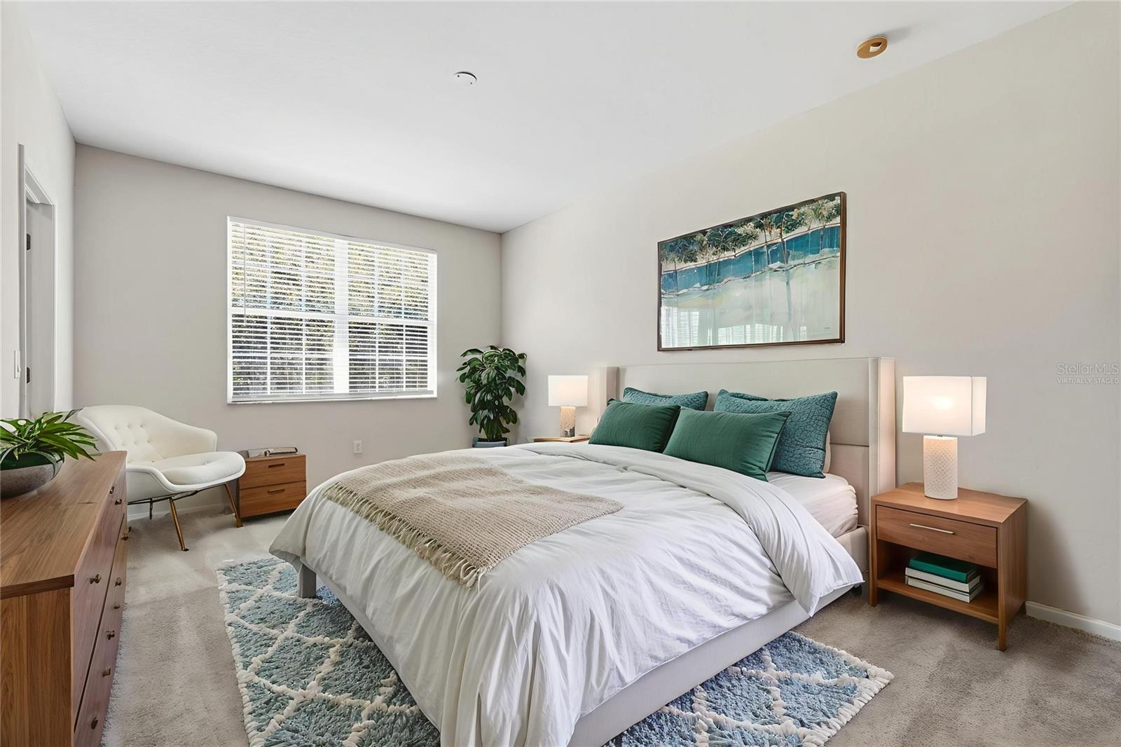 This photo has been Virtually Staged.