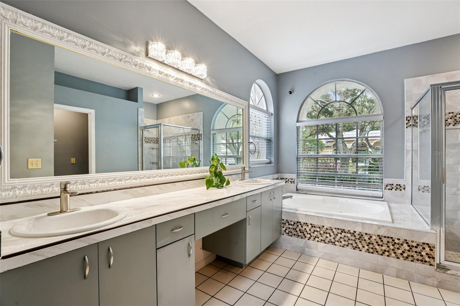 Primary En Suite Bathroom