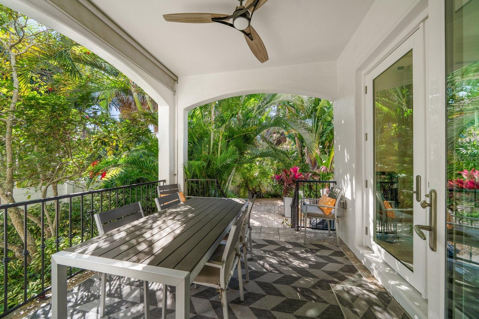 Outdoor Patio Off Kitchen