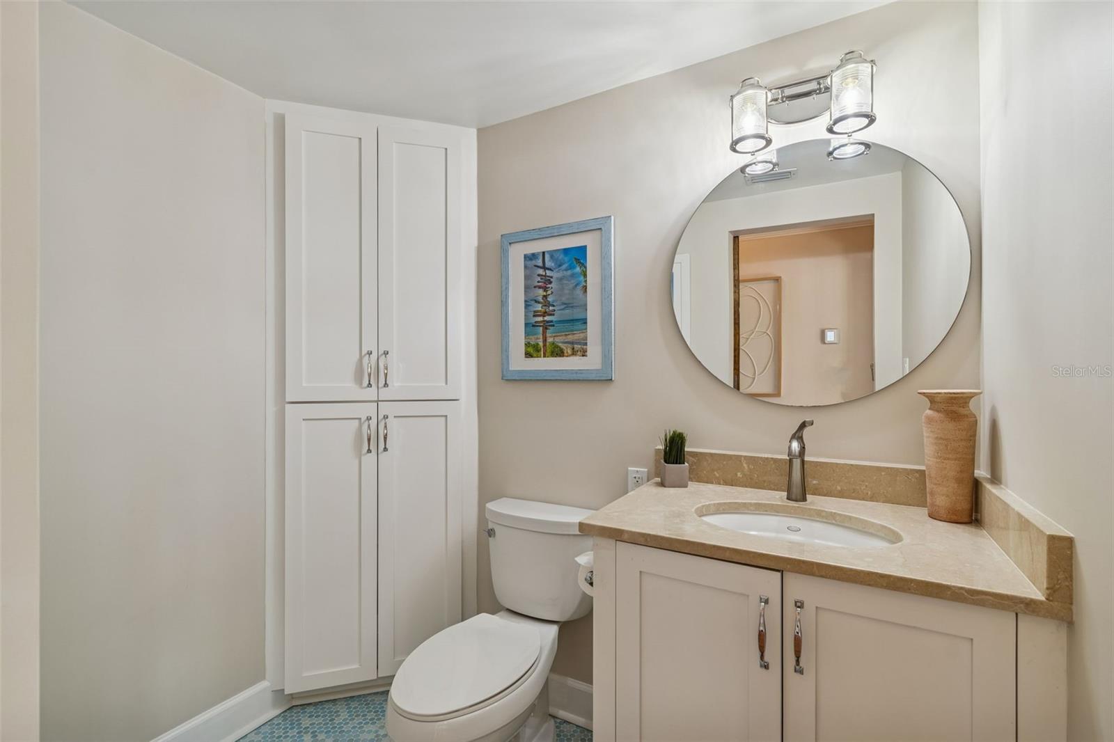 Powder Bath (First Floor)