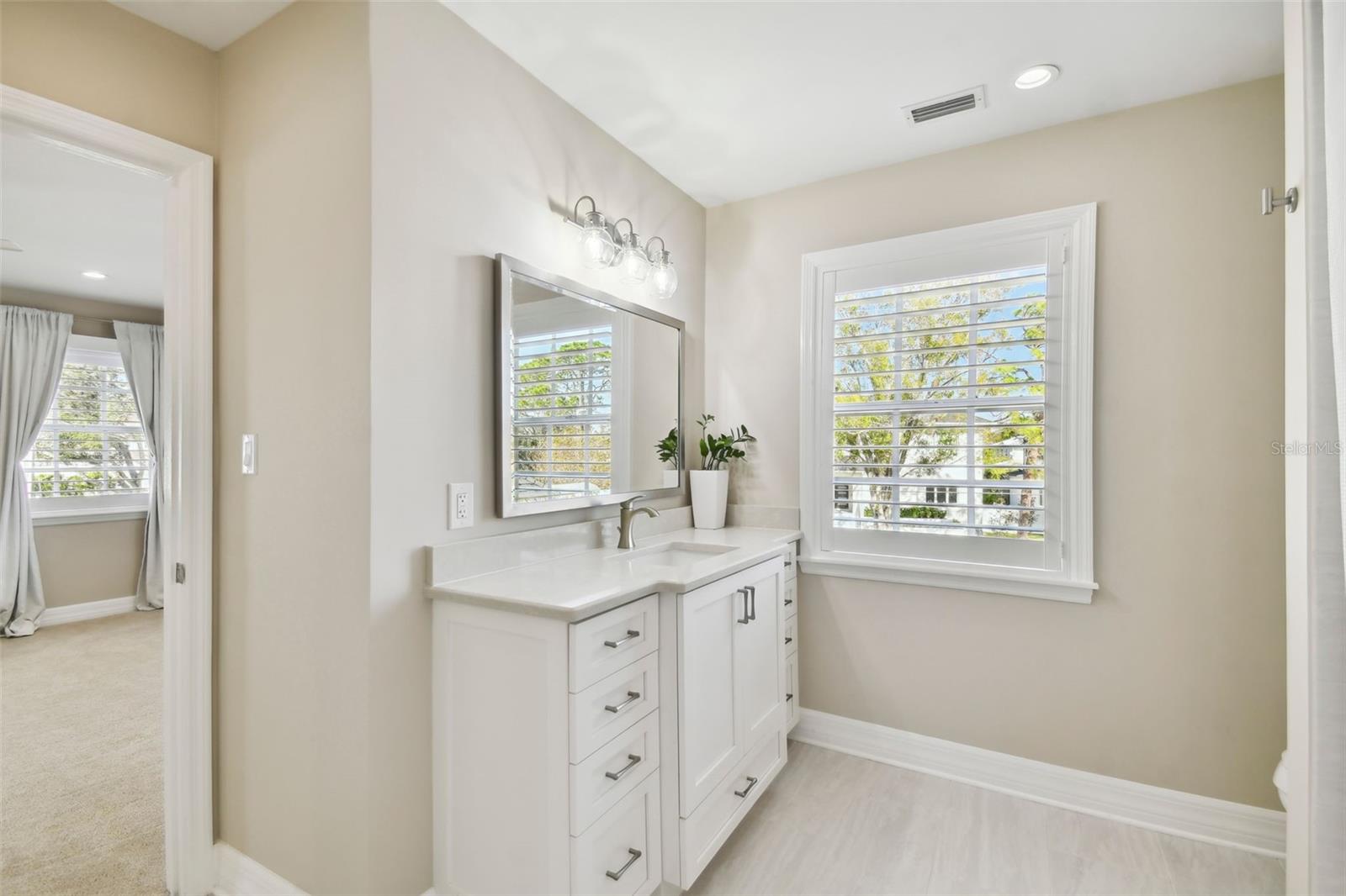 Full Bathroom 2 (Second Floor)