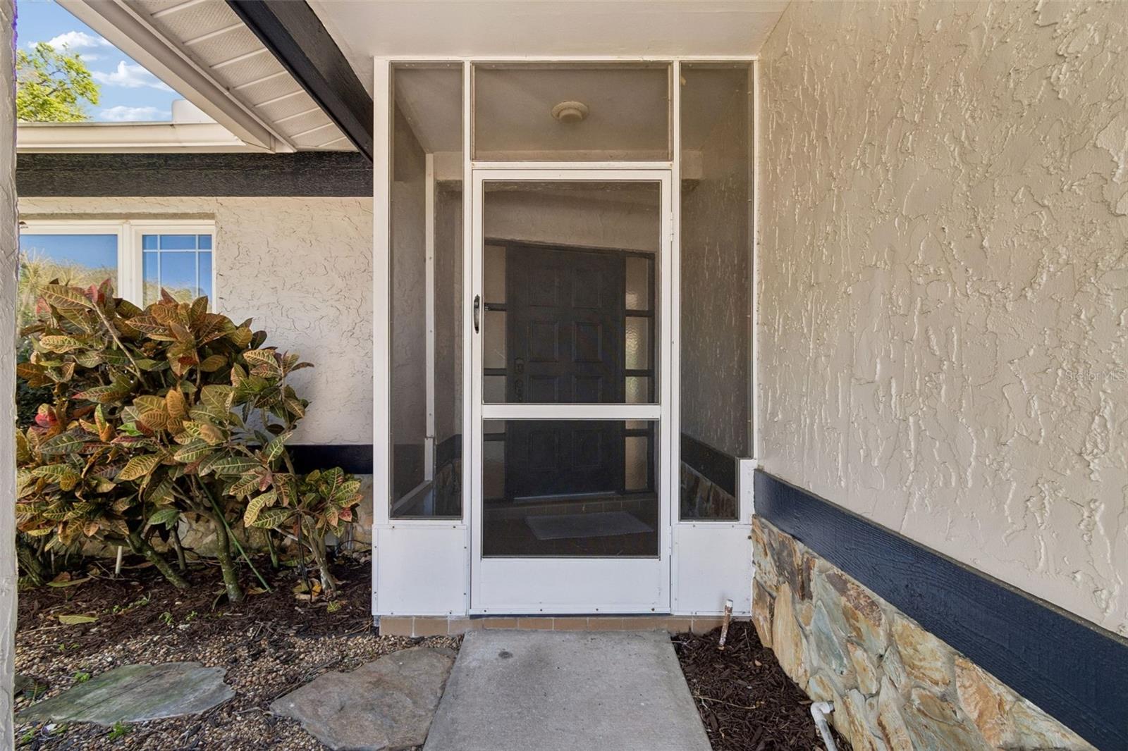 Screened Front Entry