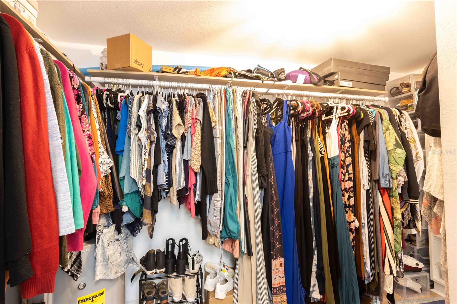 Primary wrap-around closet
