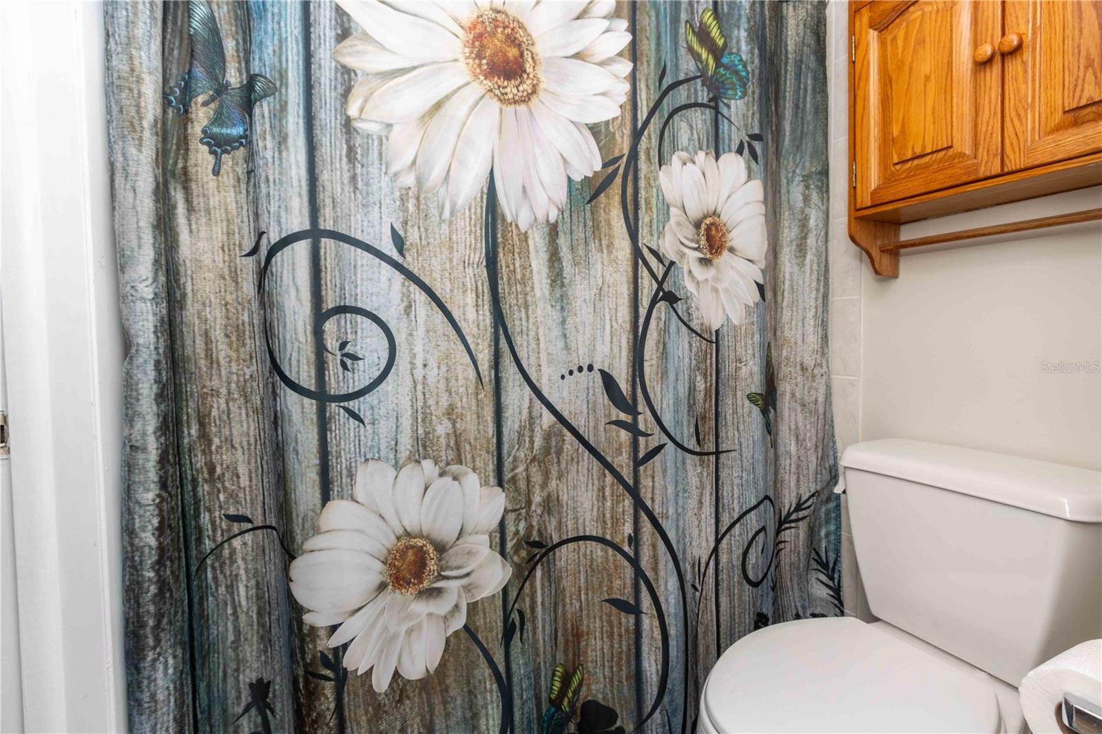 Primary Bath/shower combo