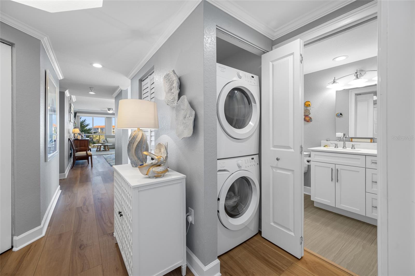 Convenient washer/dryer