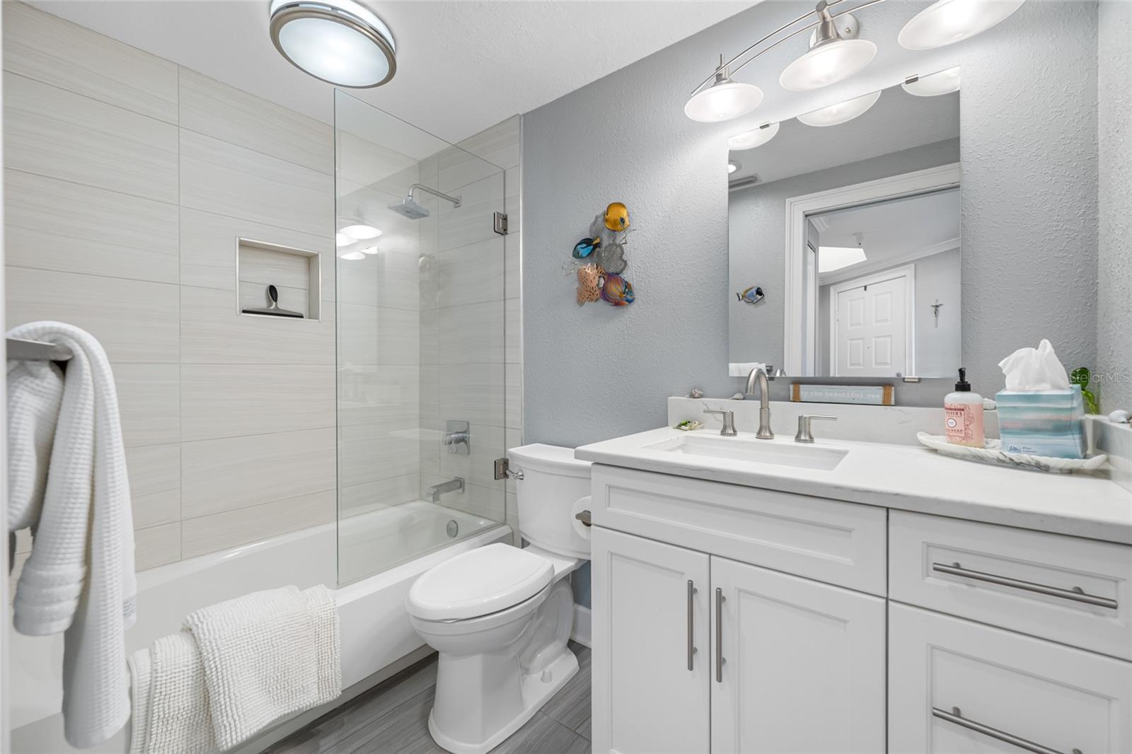 Luxurious guest bath