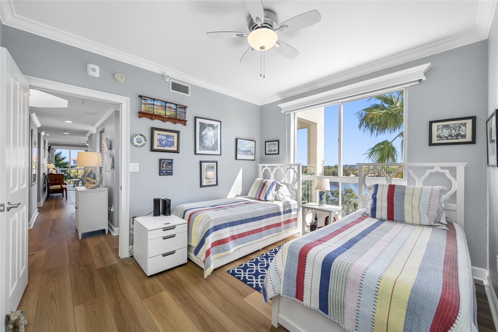 Spacious & Bright guest bedroom