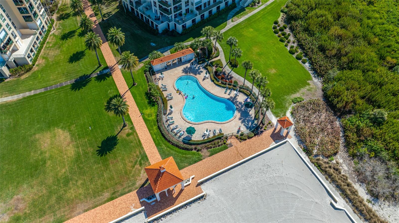 One of multiple pools close to the Intercoastal waterway