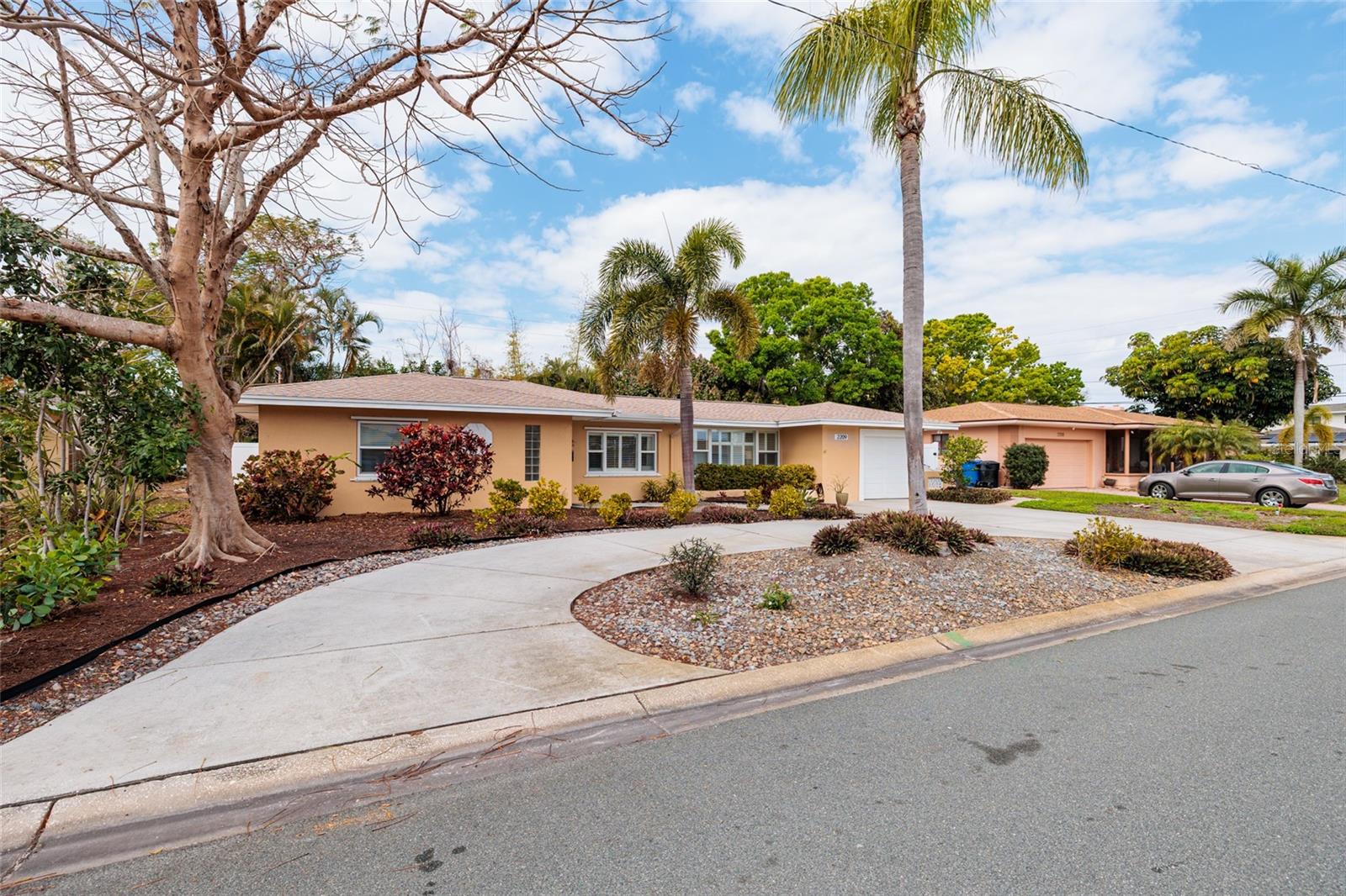 Flood zone is mostly X with a small portion of AE. No rising water intrusions from past storms.