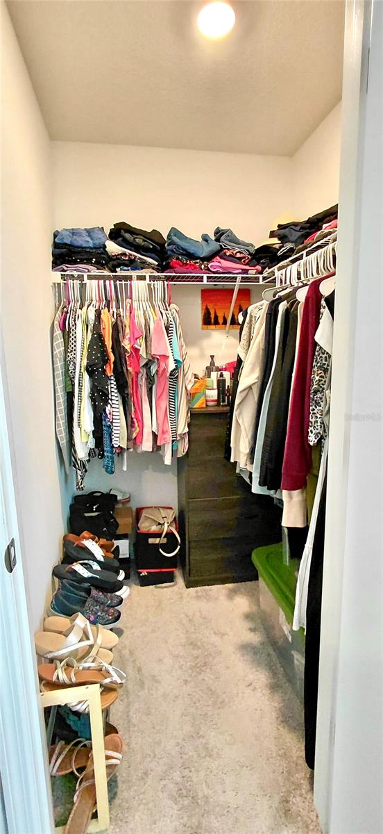 ROOM 4 WALK IN CLOSET