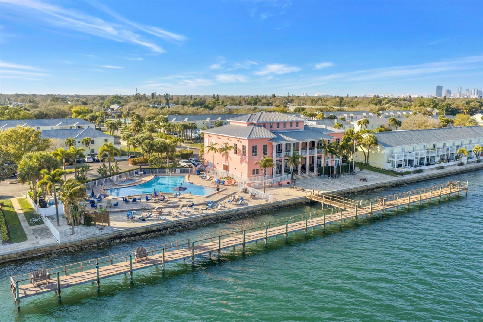 Resort Style Amenities and Unbeatable Waterfront Lifestyle