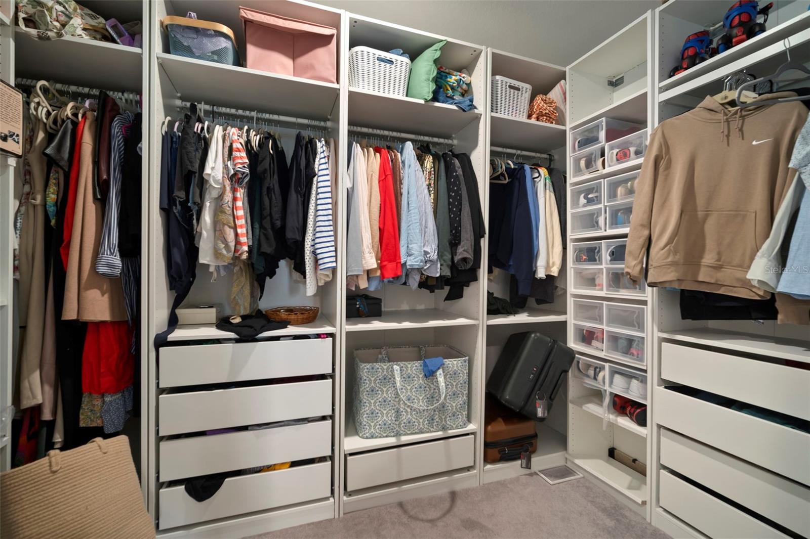 Walk in closet