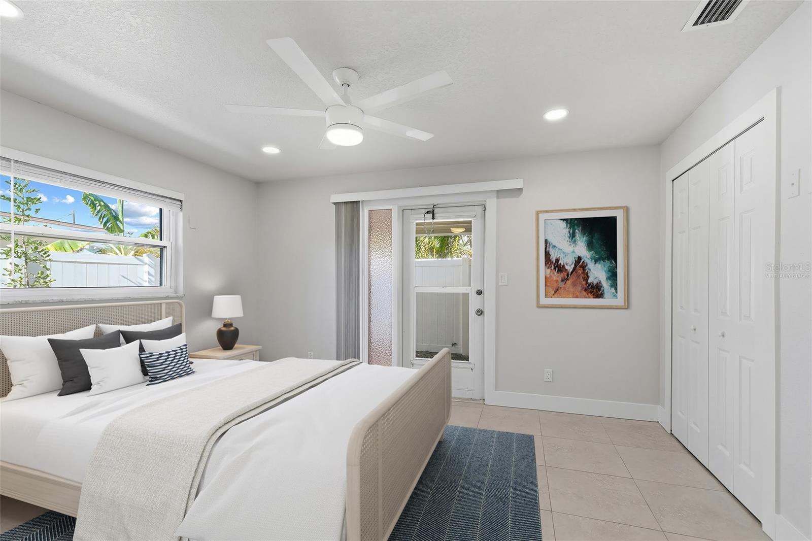 Virtually staged furnishings