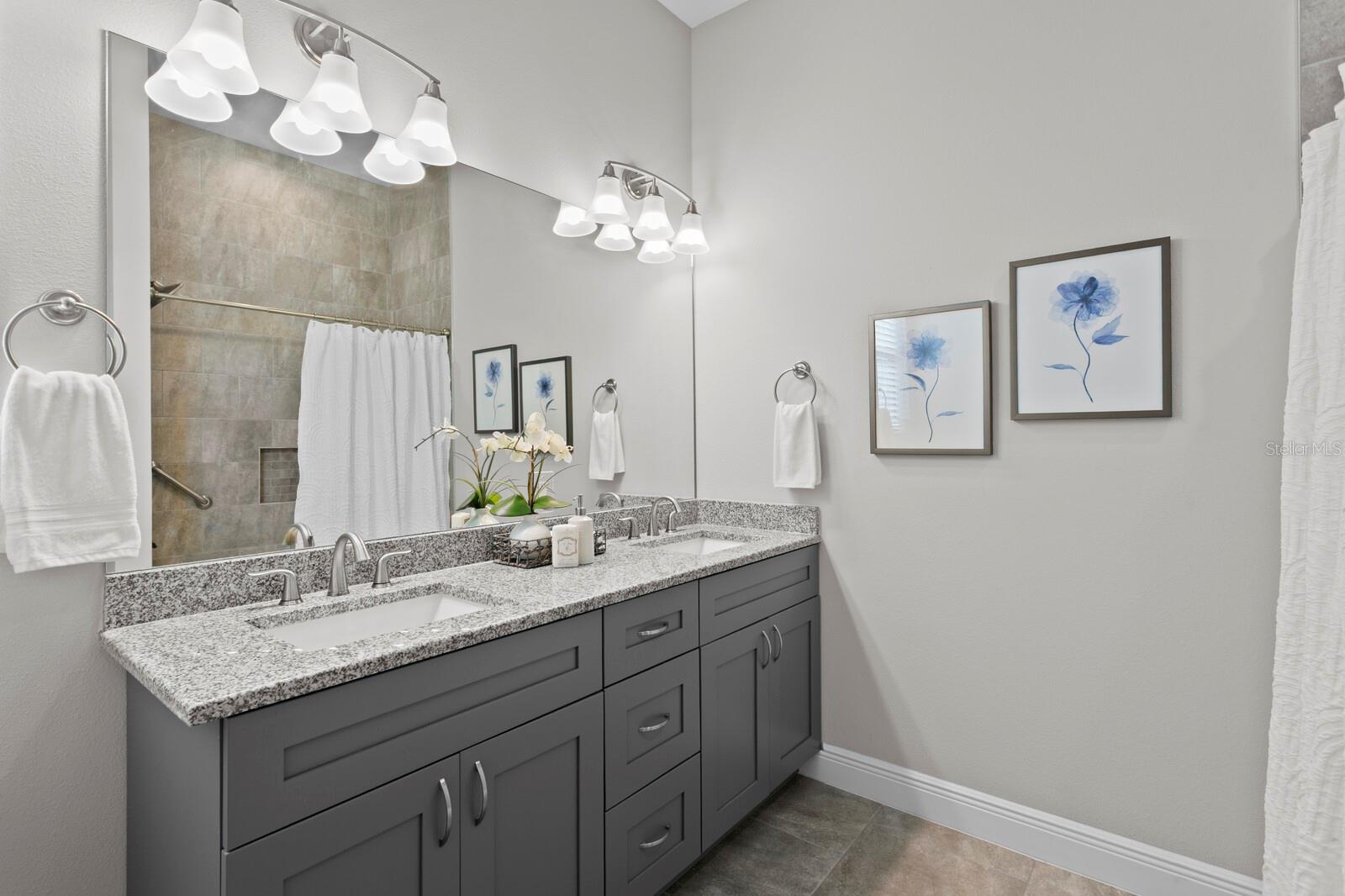 Secondary Bath upstairs