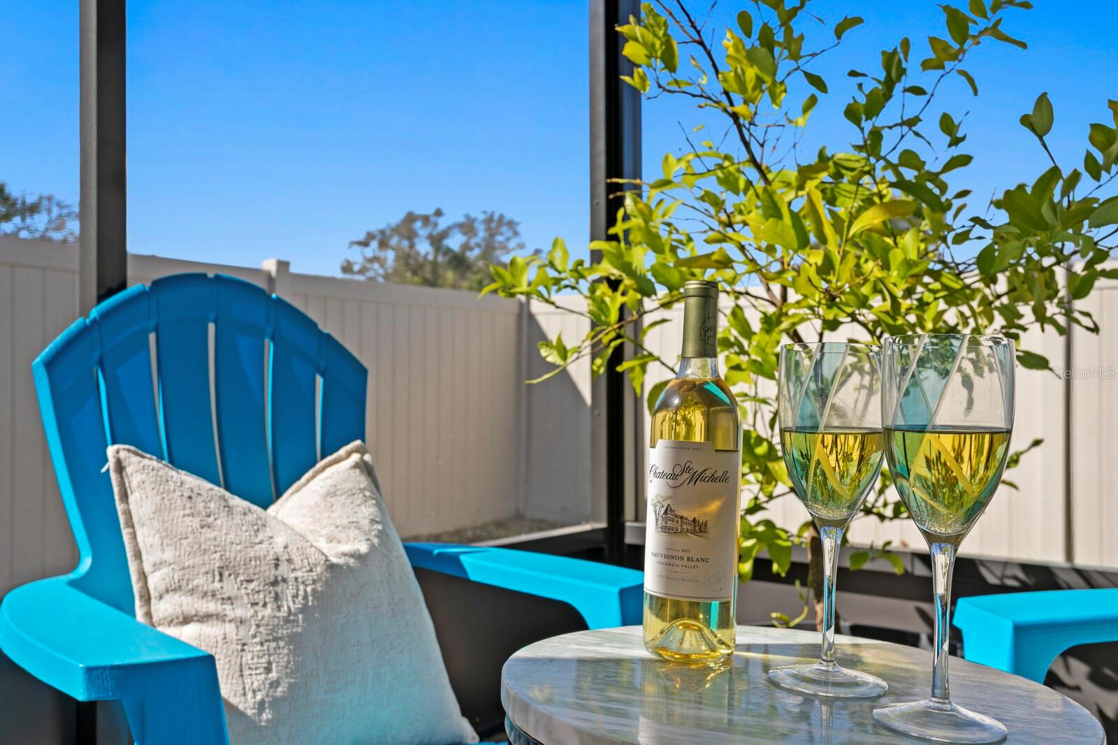 Your life is worth living with sophistication. A lanai that was thoughtfully planned to enjoy.