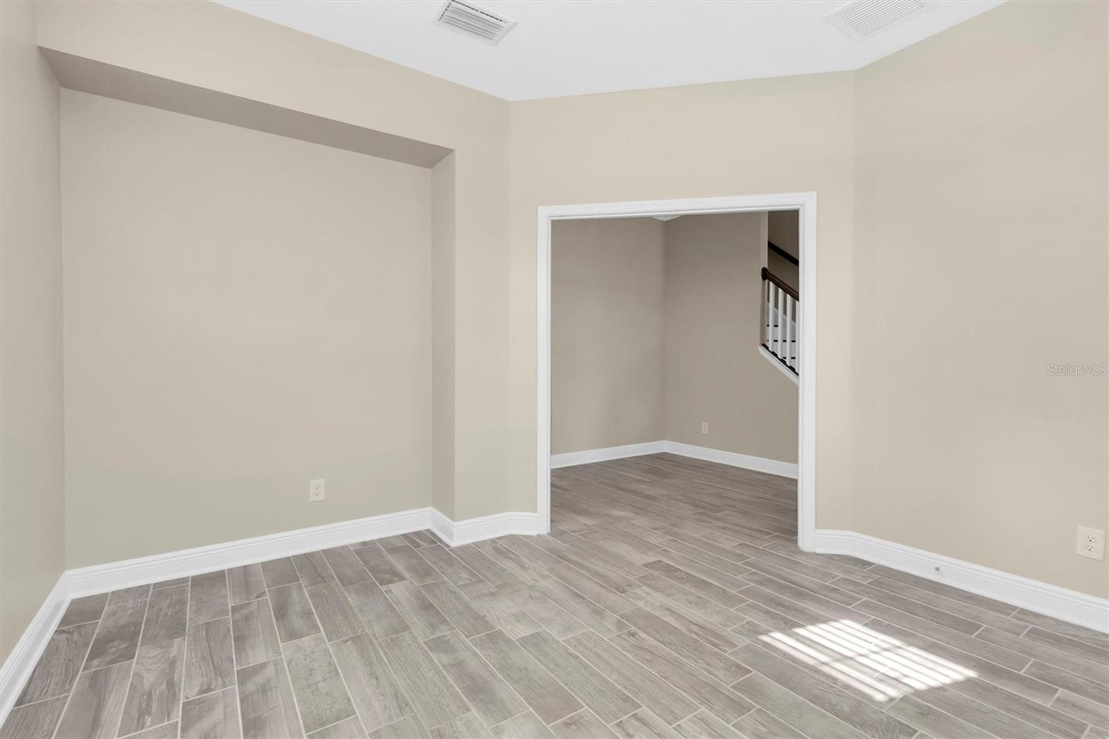 OFFICE/DEN/FORMAL DINING