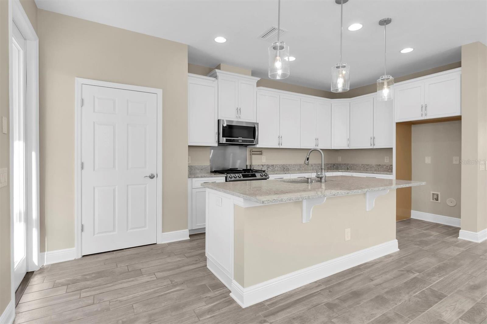 CHEF'S KITCHEN WITH LUXURY APPOINTMENTS