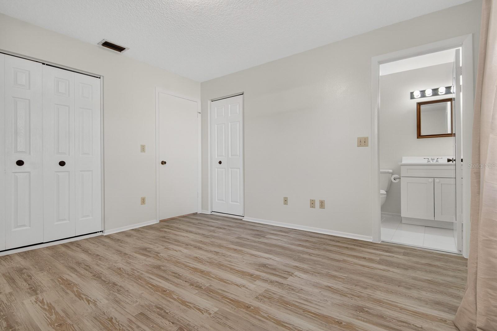 Primary Bedroom/En Suite bath