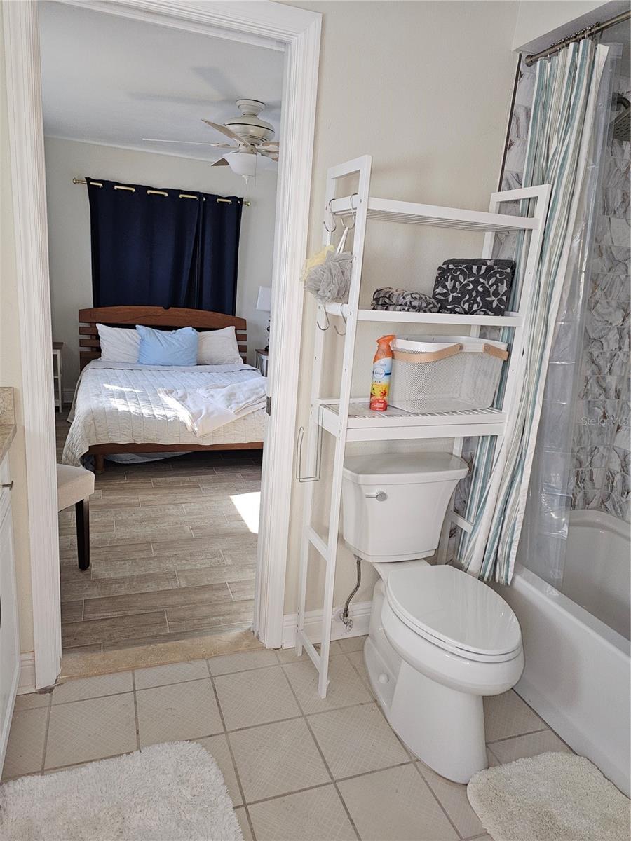 jack and jill bath for bed 2-3