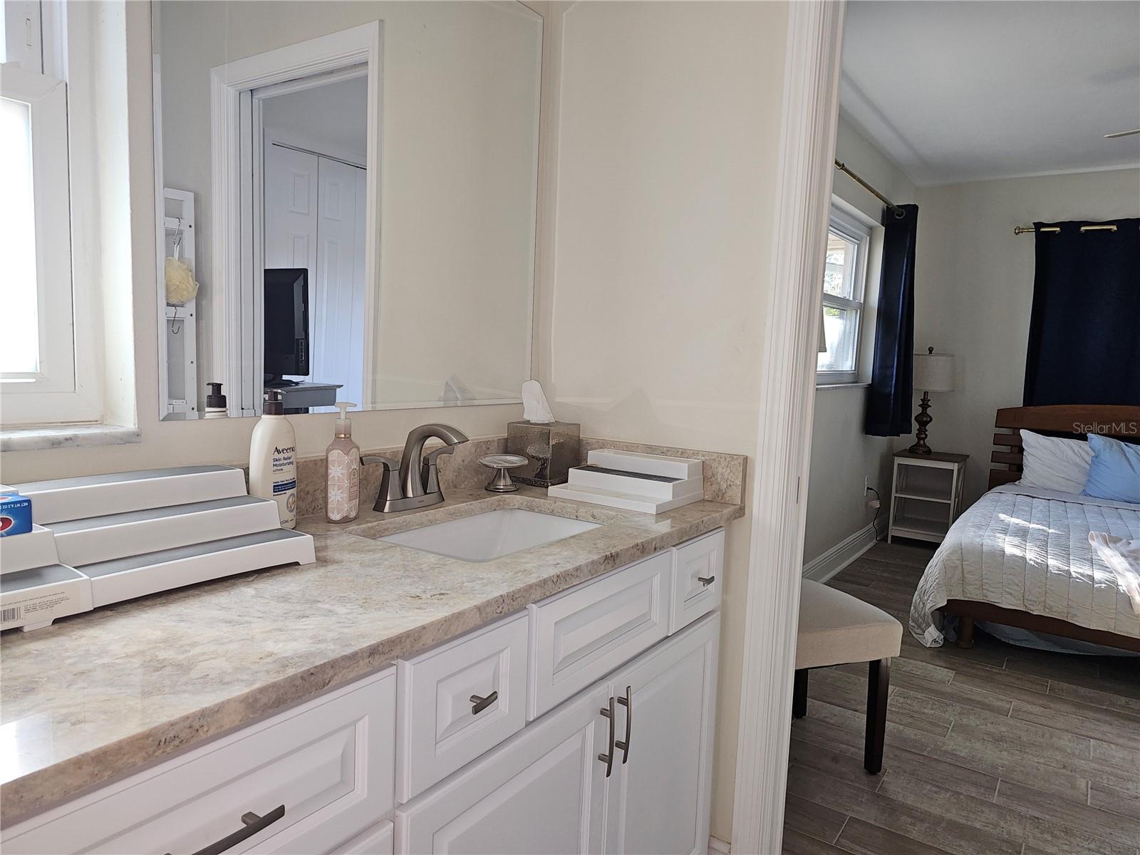 jack and jill bath for bed 2-3