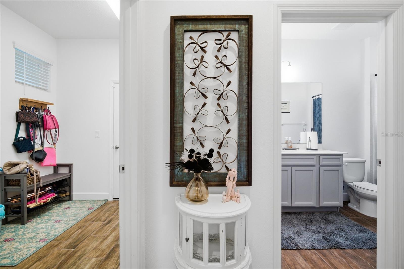 Main floor full bathroom