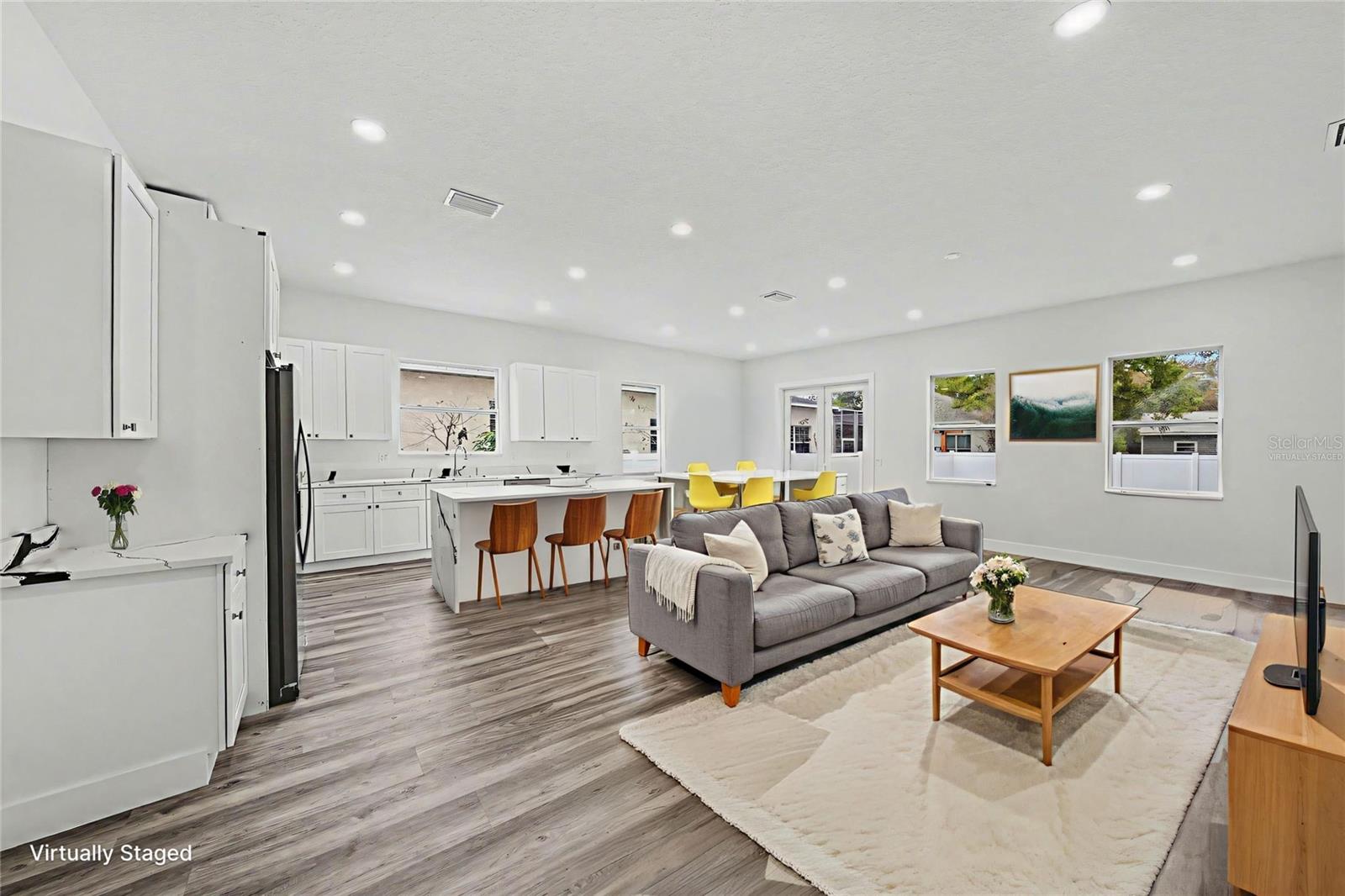 GREAT ROOM - virtually staged