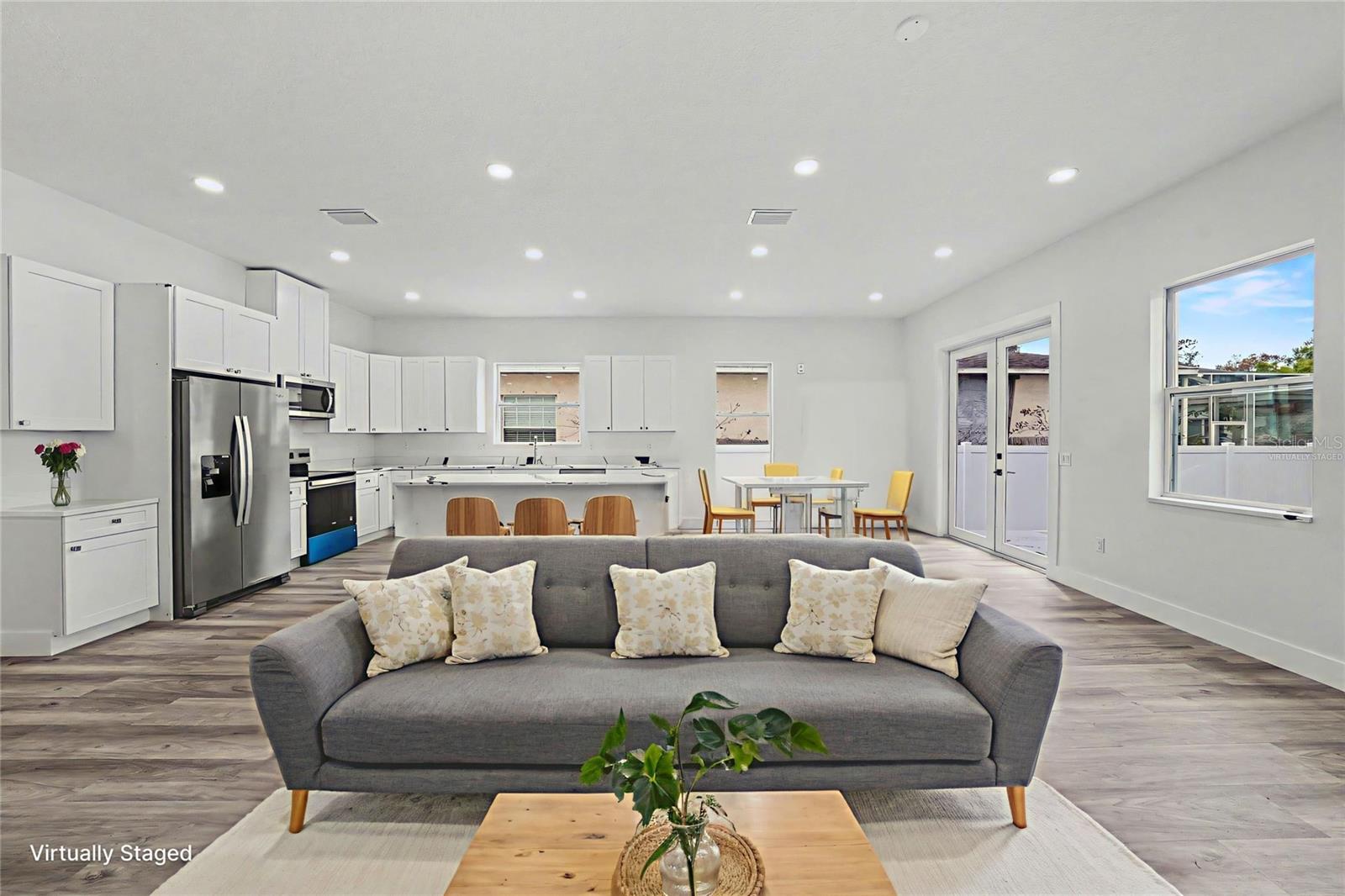 GREAT ROOM - virtually staged