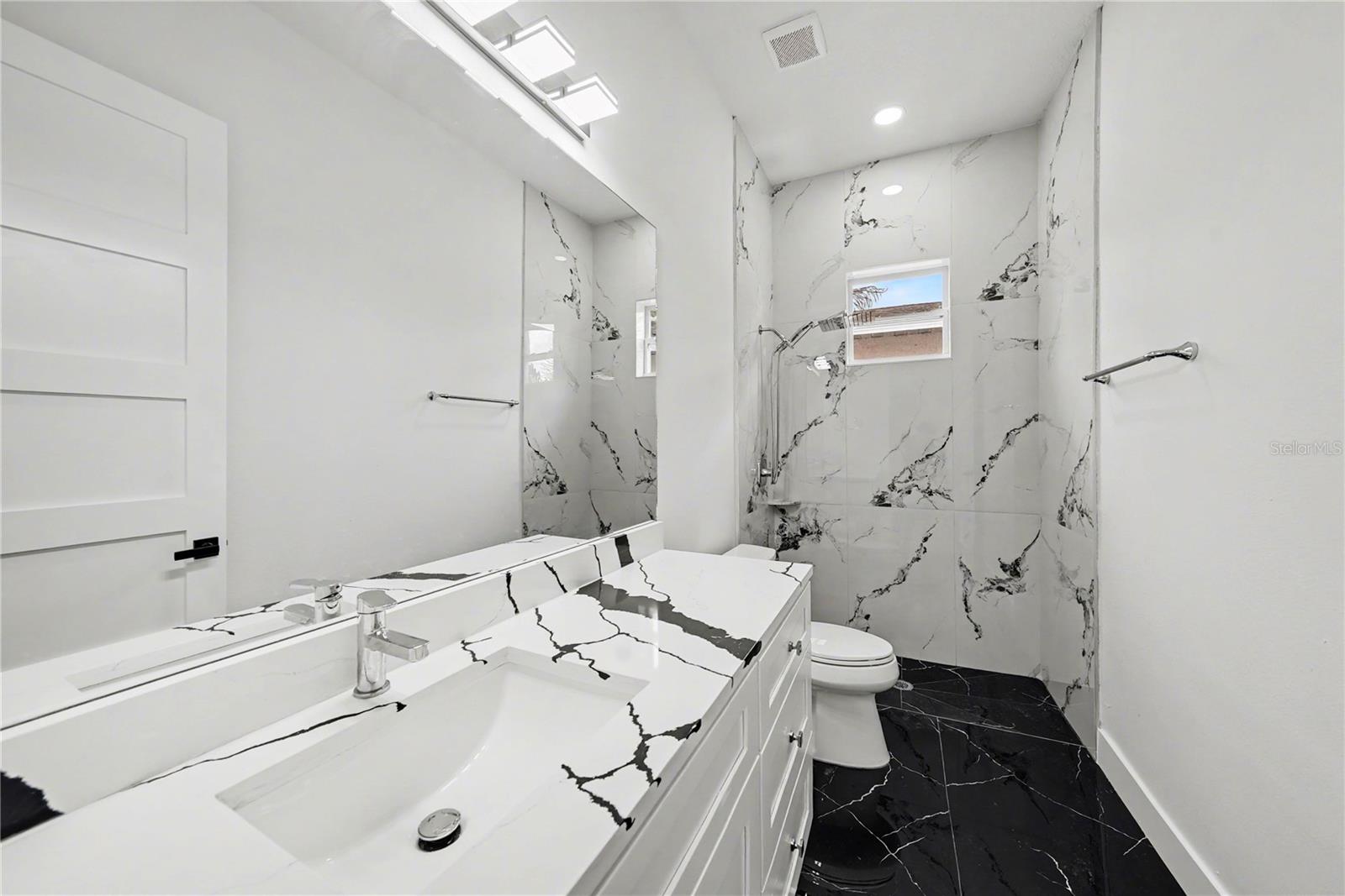 HALL BATHROOM/COMMON BATHROOM