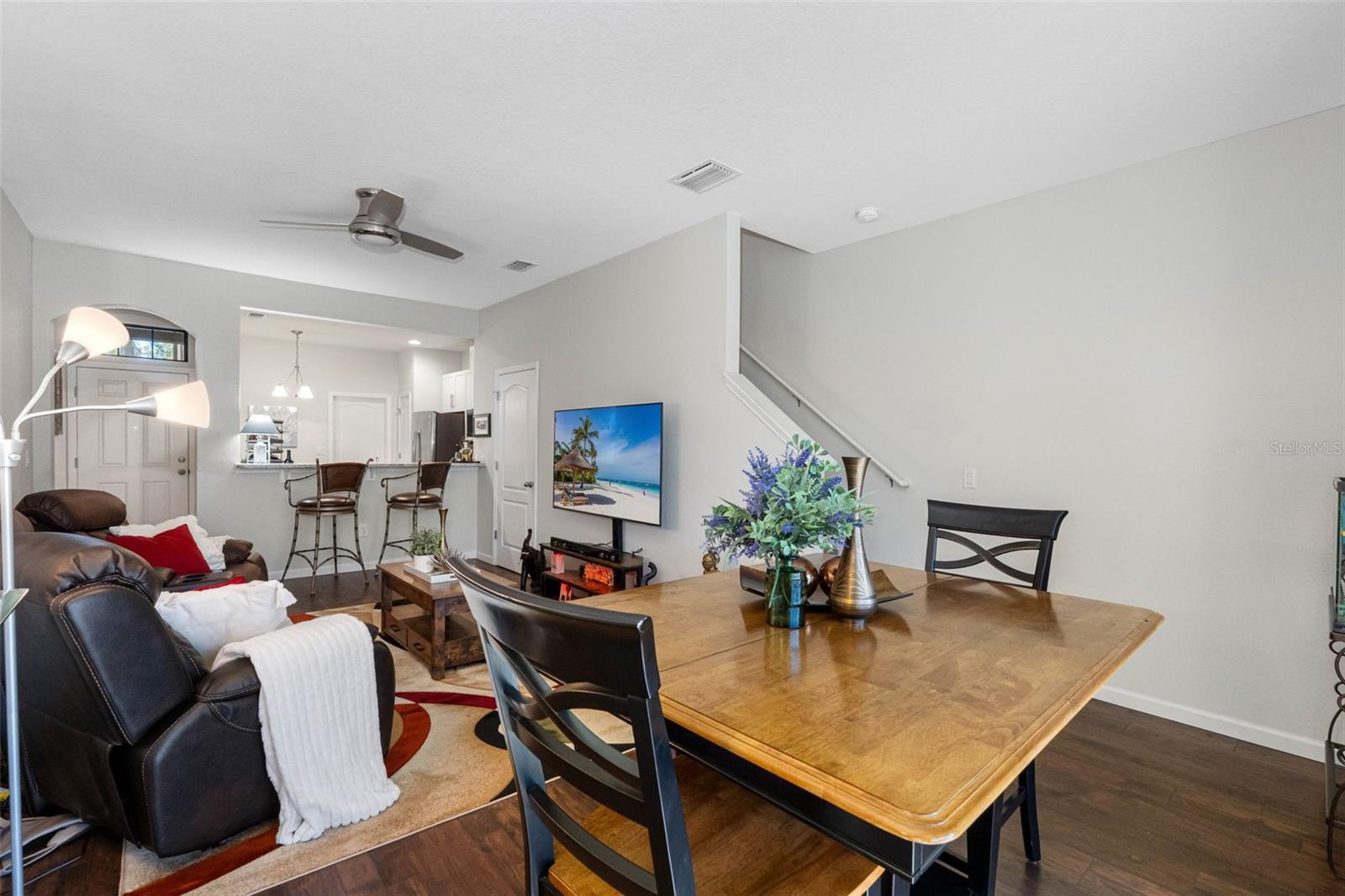 Dining space conveniently located off the kitchen, ideal for casual meals or hosting guests.