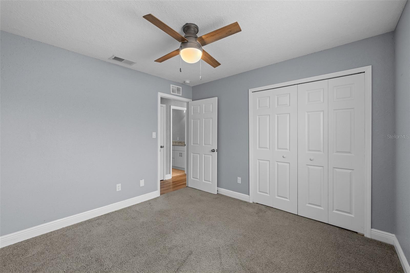 third bedroom with closet