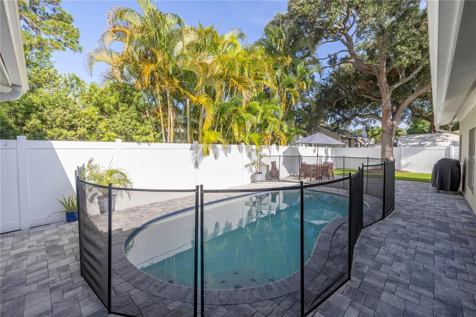 Pool with security gate