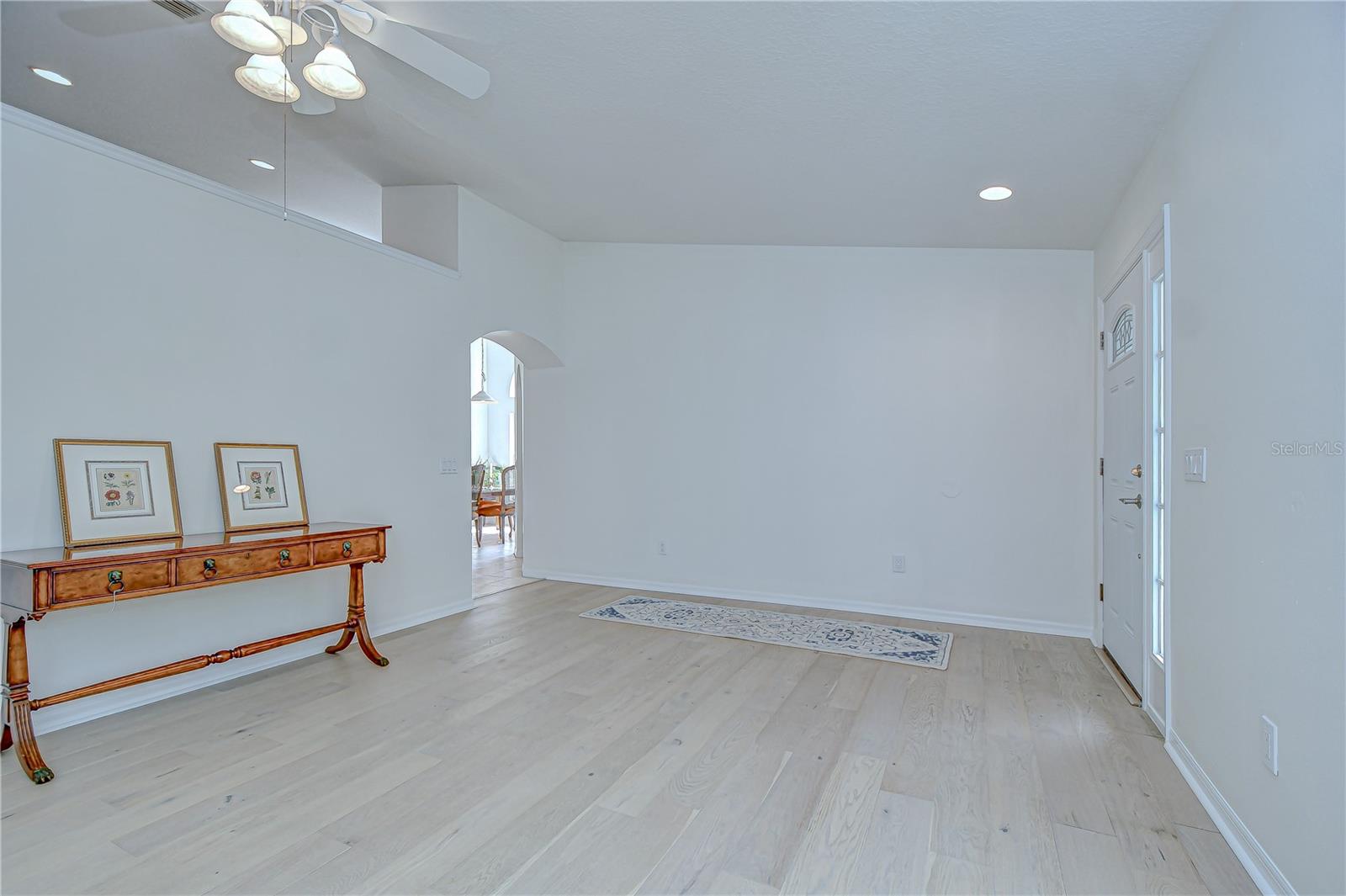 Open and bright layout ideal for gatherings.