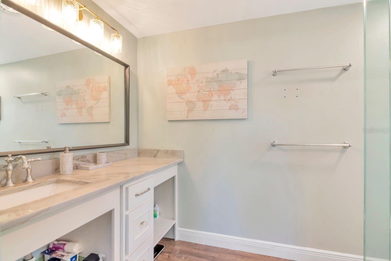 Primary En-Suite Bathroom