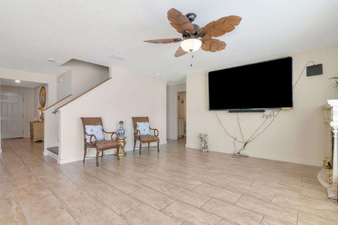 Open Concept - Livingroom/Kitchen