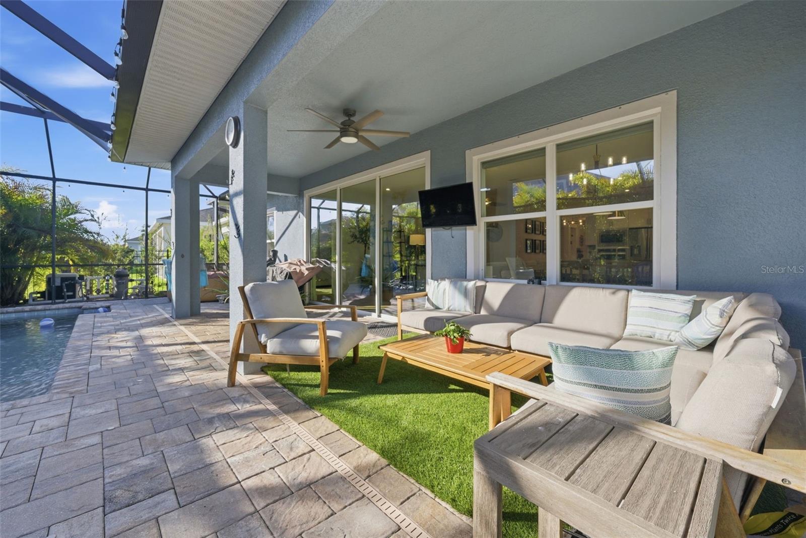 Large Screened In Lanai