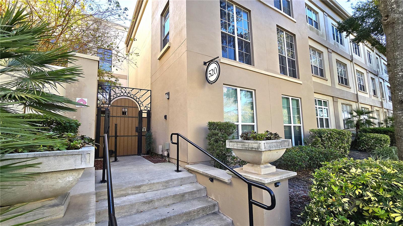 Beautiful south Madison at SOHO building!