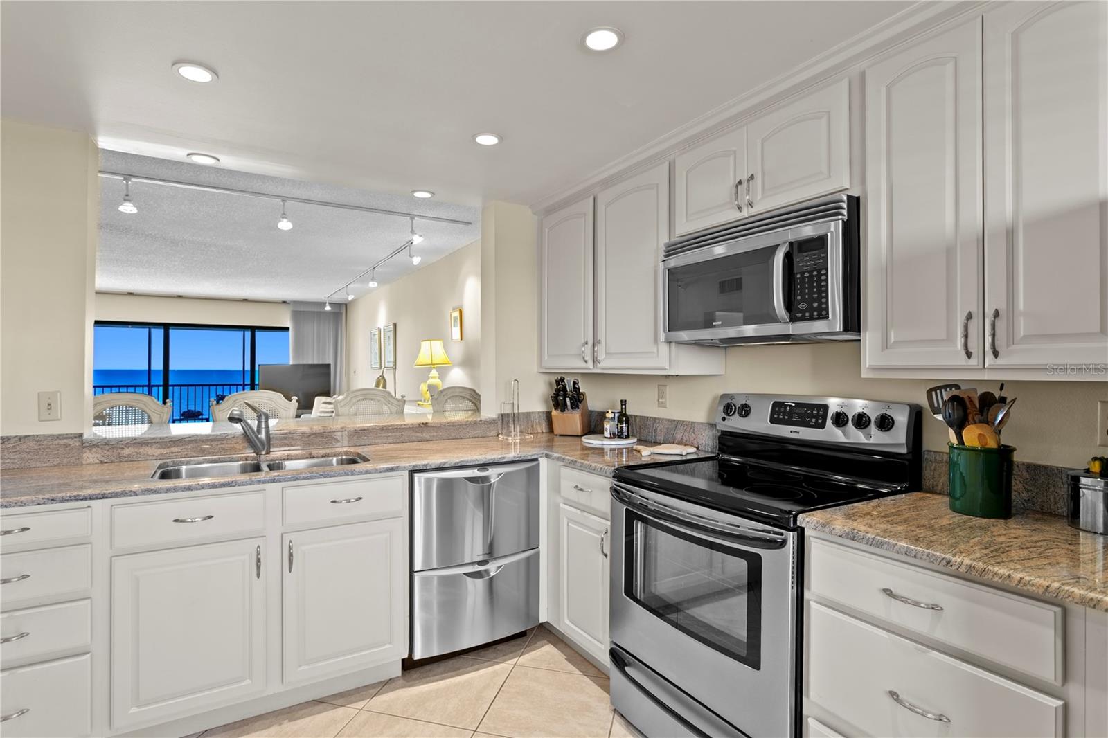 Imagine washing dishes while gazing out at the sparkling gulf...