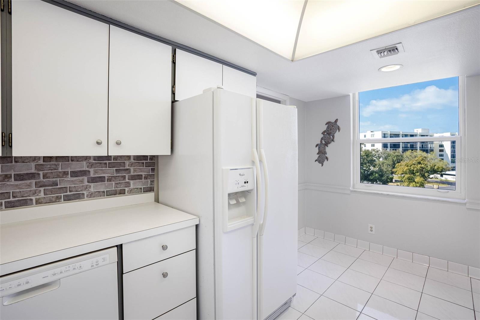 Eat In space under window