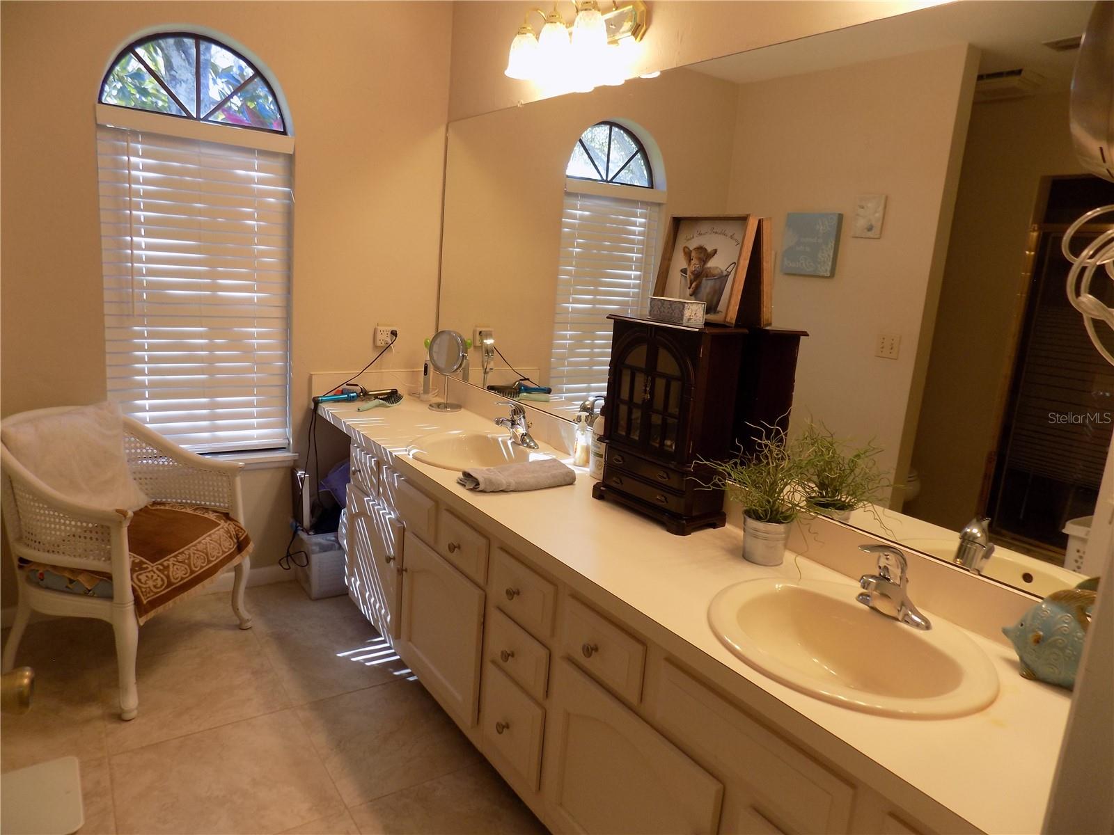 Primary bath with dual sink vanity