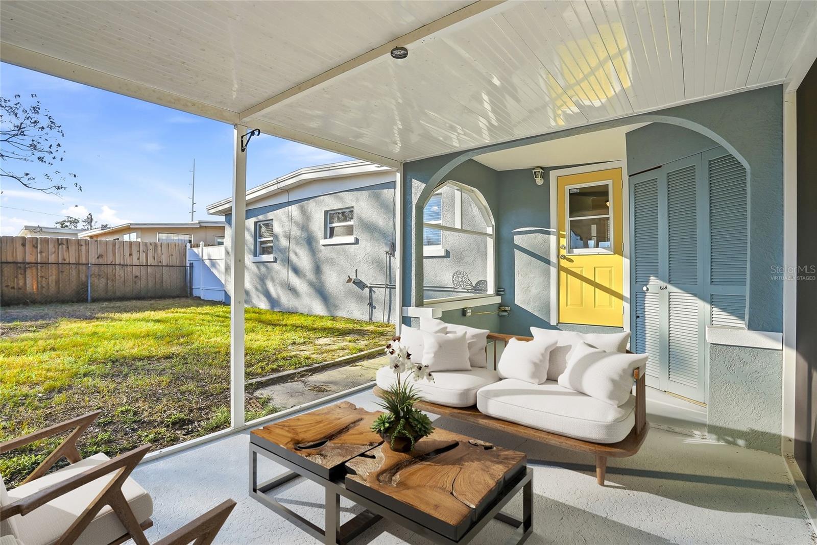 LanaiVirtually Staged