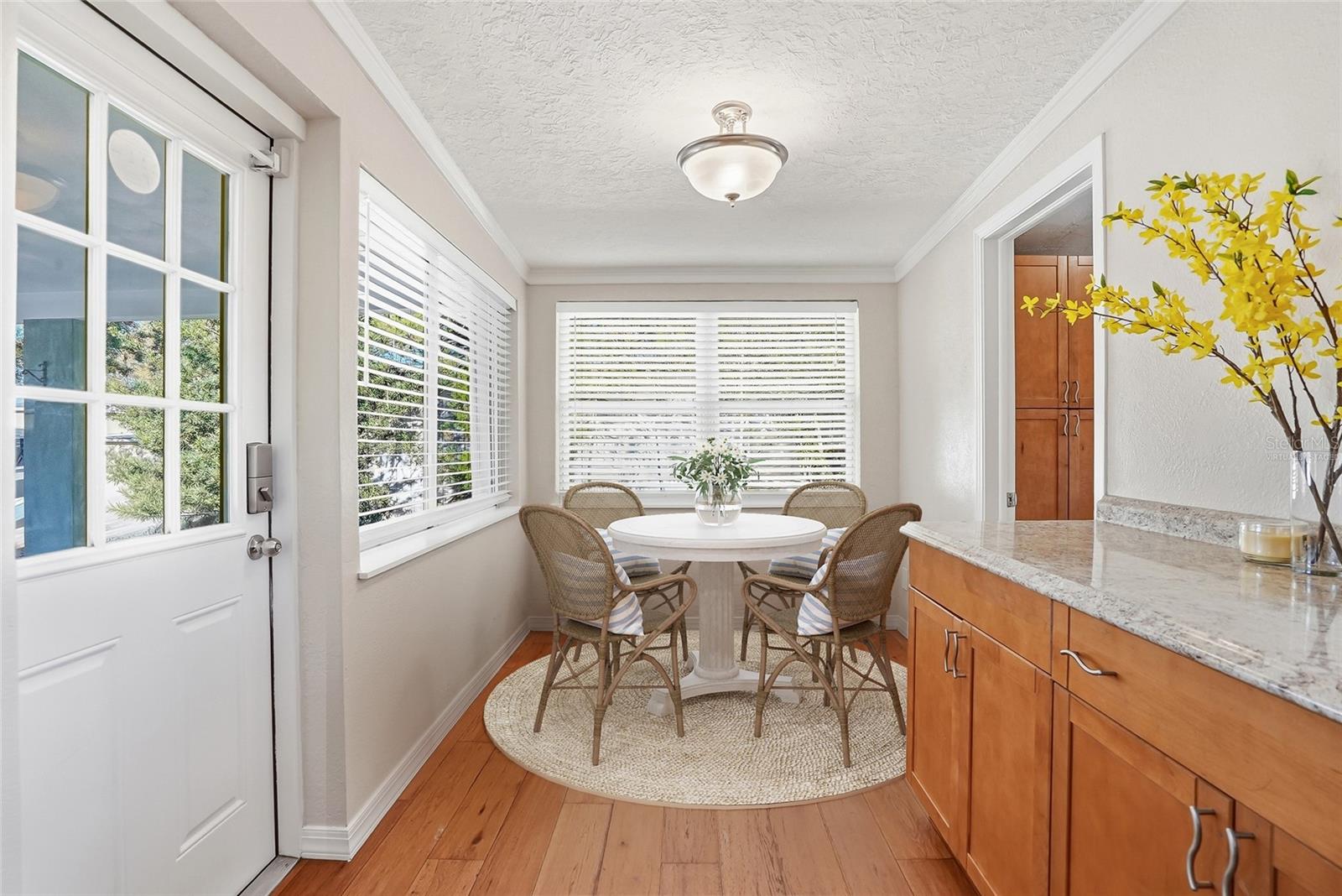 Dining -2Virtually Staged