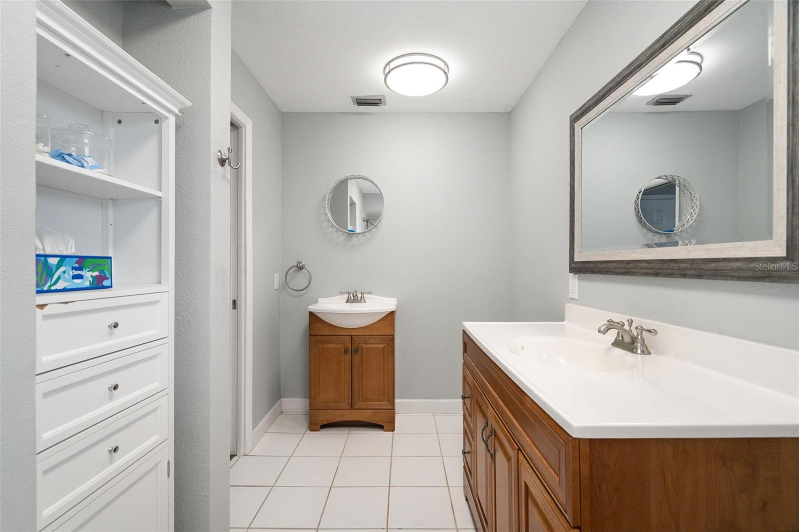 Master ensuite with separate vanities