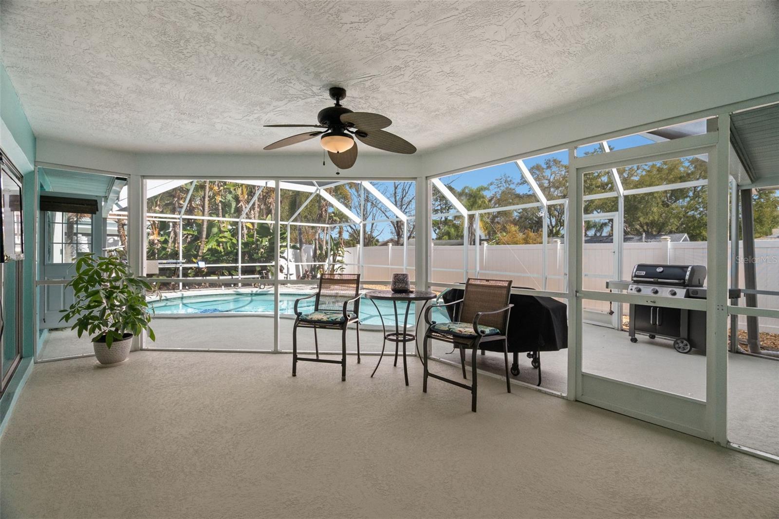Covered Lanai off Living Room