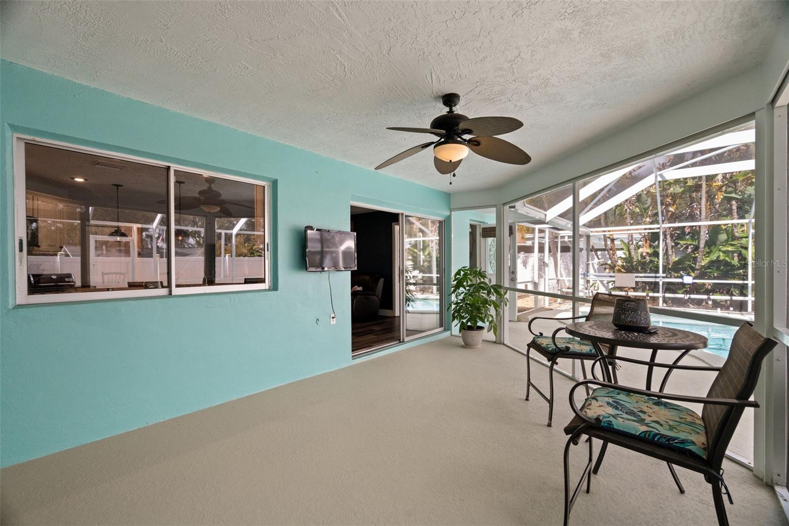 Pass Thru to Kitchen - TV & Mount stay