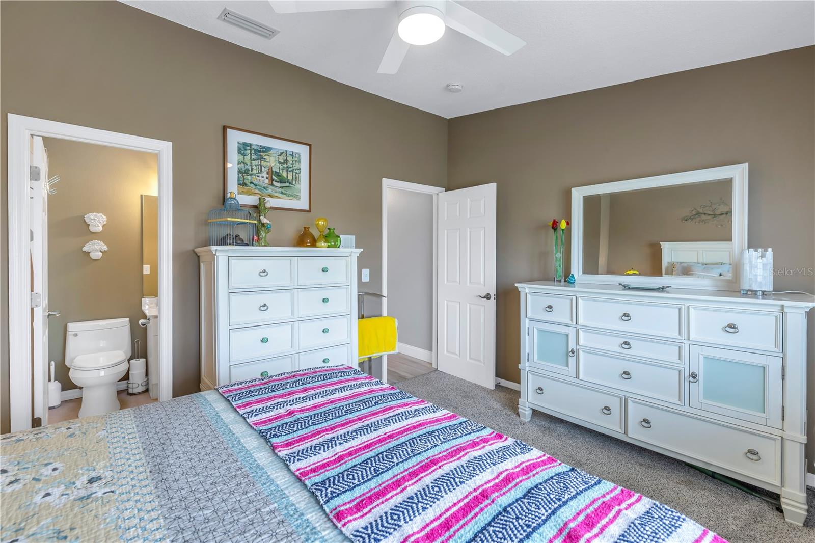 3rd floor guest room