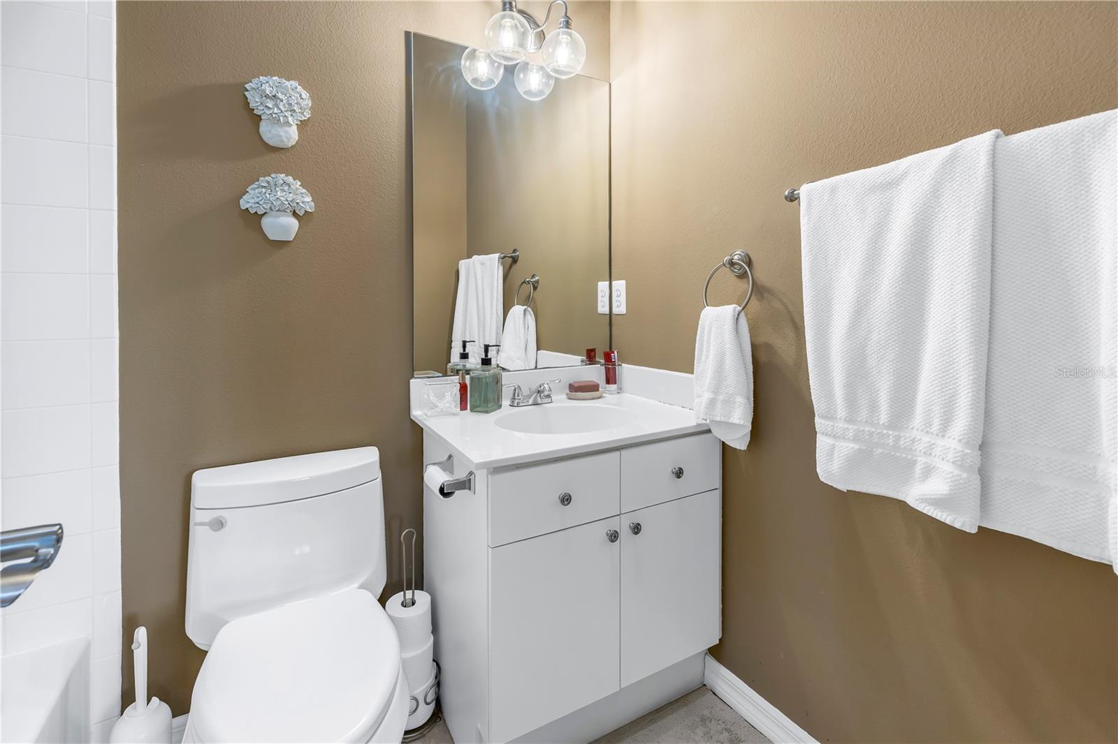 3rd floor guest bath